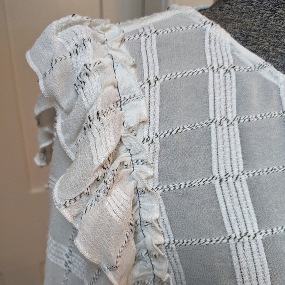 Part Two Copenhagen blouse with ruffled sleeves and textured windowpane pattern - Picture 3 of 8